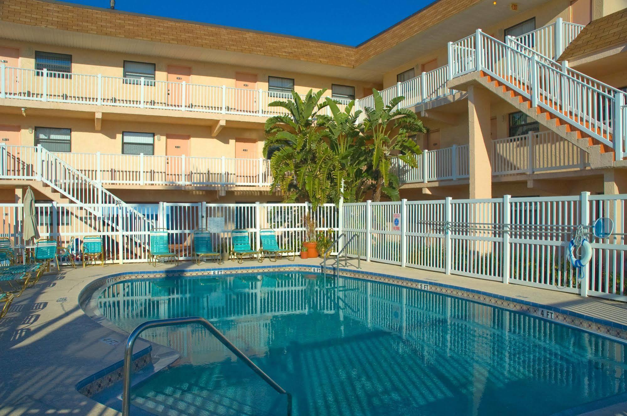Tuckaway Shores Resort Мелбърн Екстериор снимка